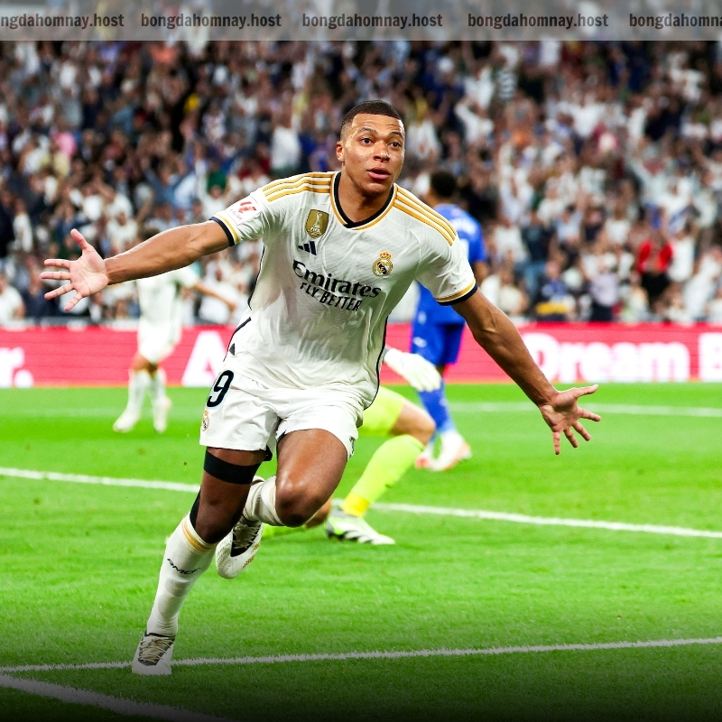 Mbappe ra mắt Real Madrid chính thức